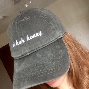 UH HUH HONEY DAD HAT👑