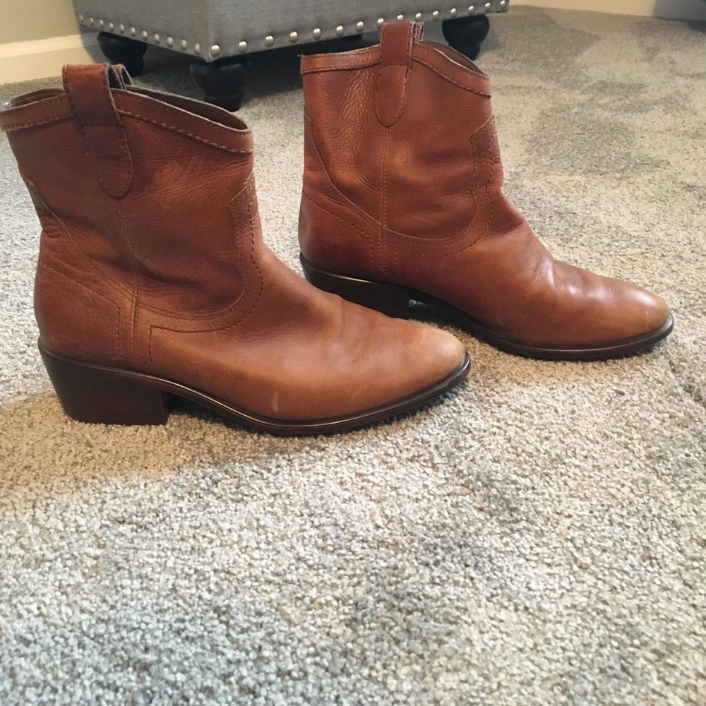 Aerosoles short cowboy boots
