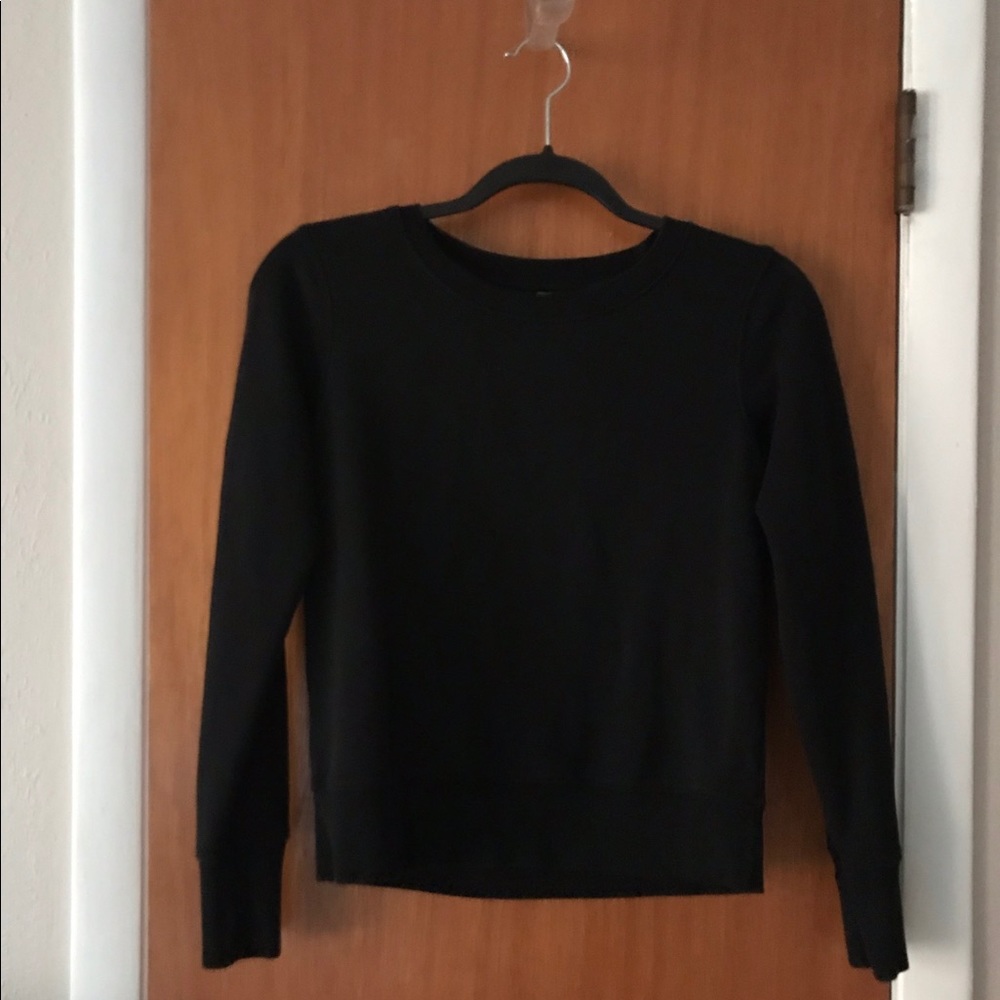 Black UNIQLO sweatshirt