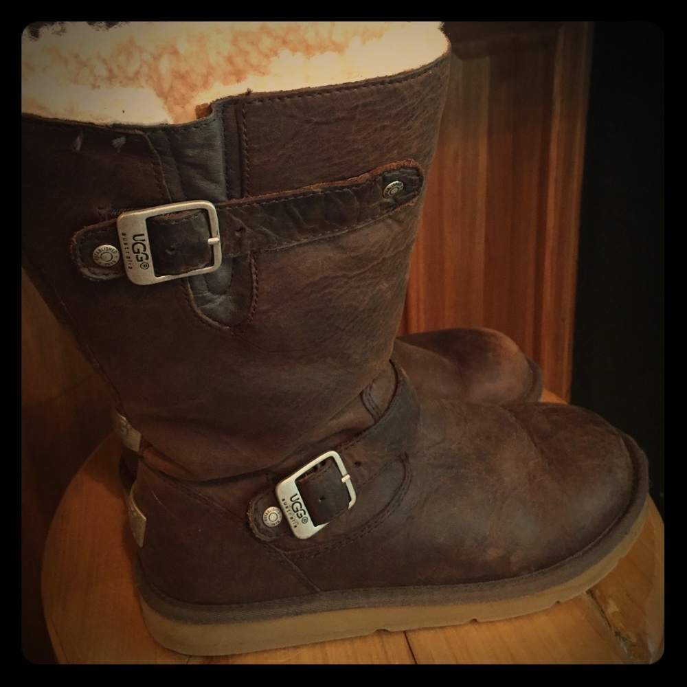 UGG winter boots 💖GIVE ME YOUR BEST OFFER💖