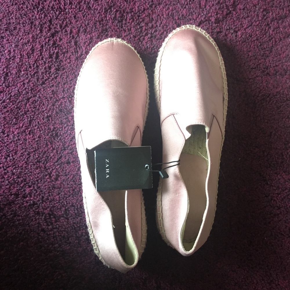 Shoes - Picture 1 of 4