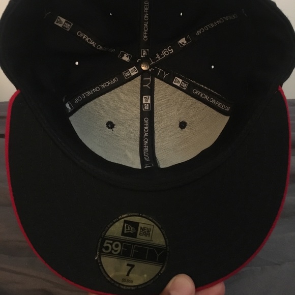 New Era fitted baseball cap. - Picture 3 of 4