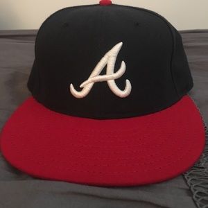 New Era fitted baseball cap.