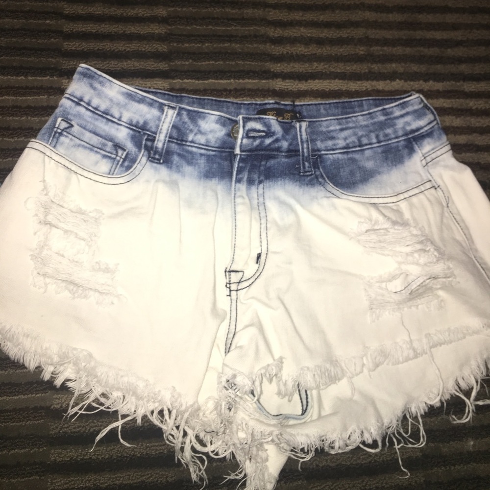 Klique B Hombre White Jean Shorts