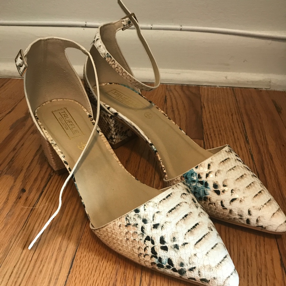 Faux snakeskin block heel shoes