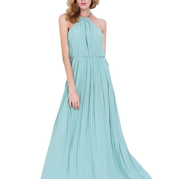 Dresses & Skirts - 💞Sale!💞Chiffon dress with gold chain collar