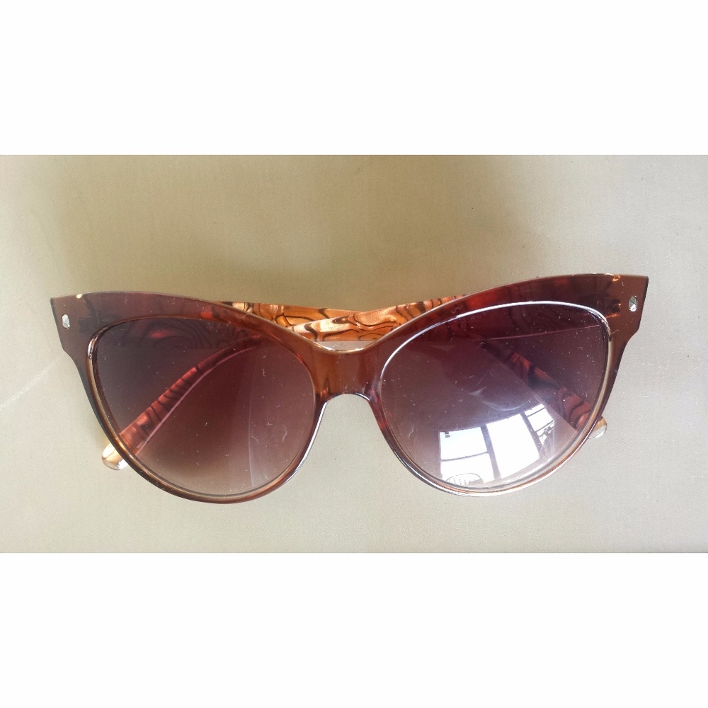 Brown Cat-Eye Sunglasses w/ Marbled Arms