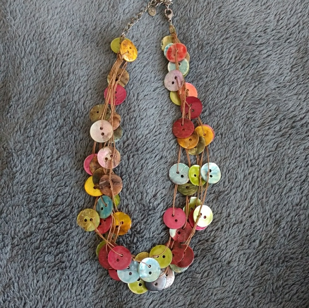 Vintage Button Necklace 💎