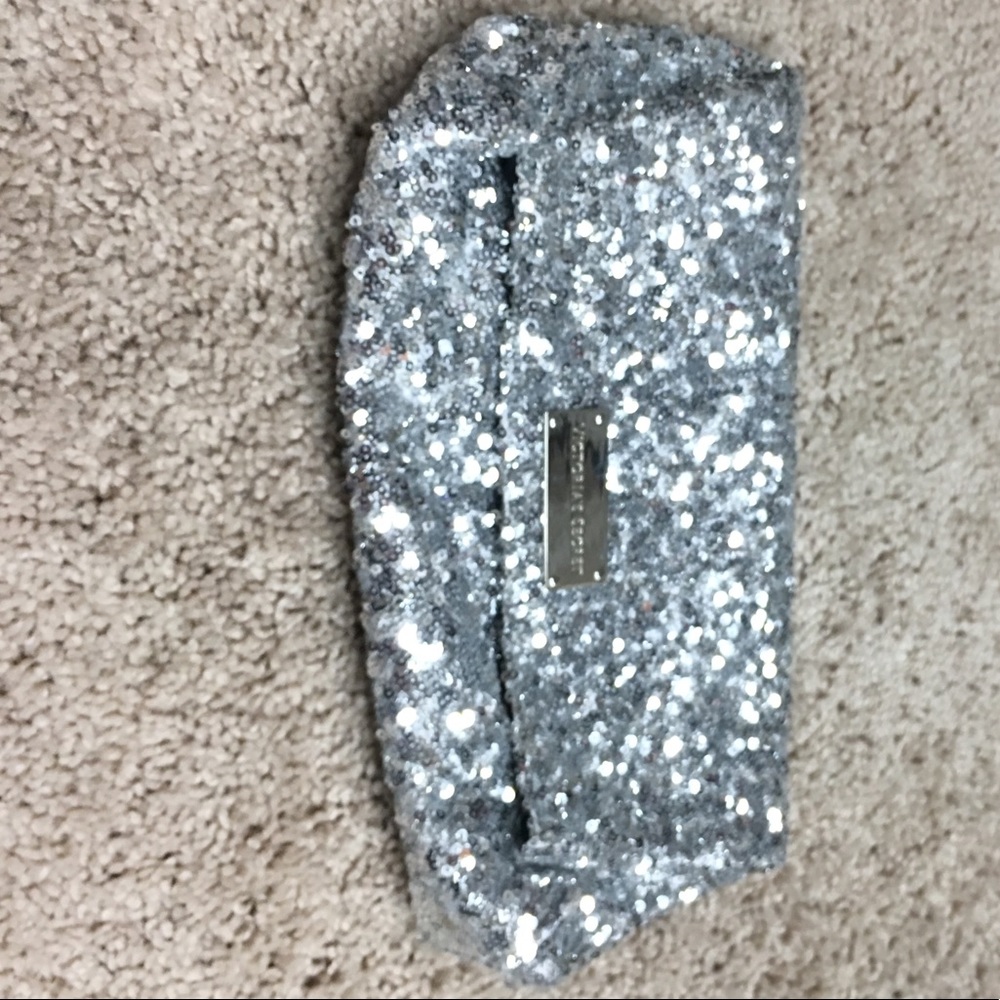 Silver sequenced VS clutch