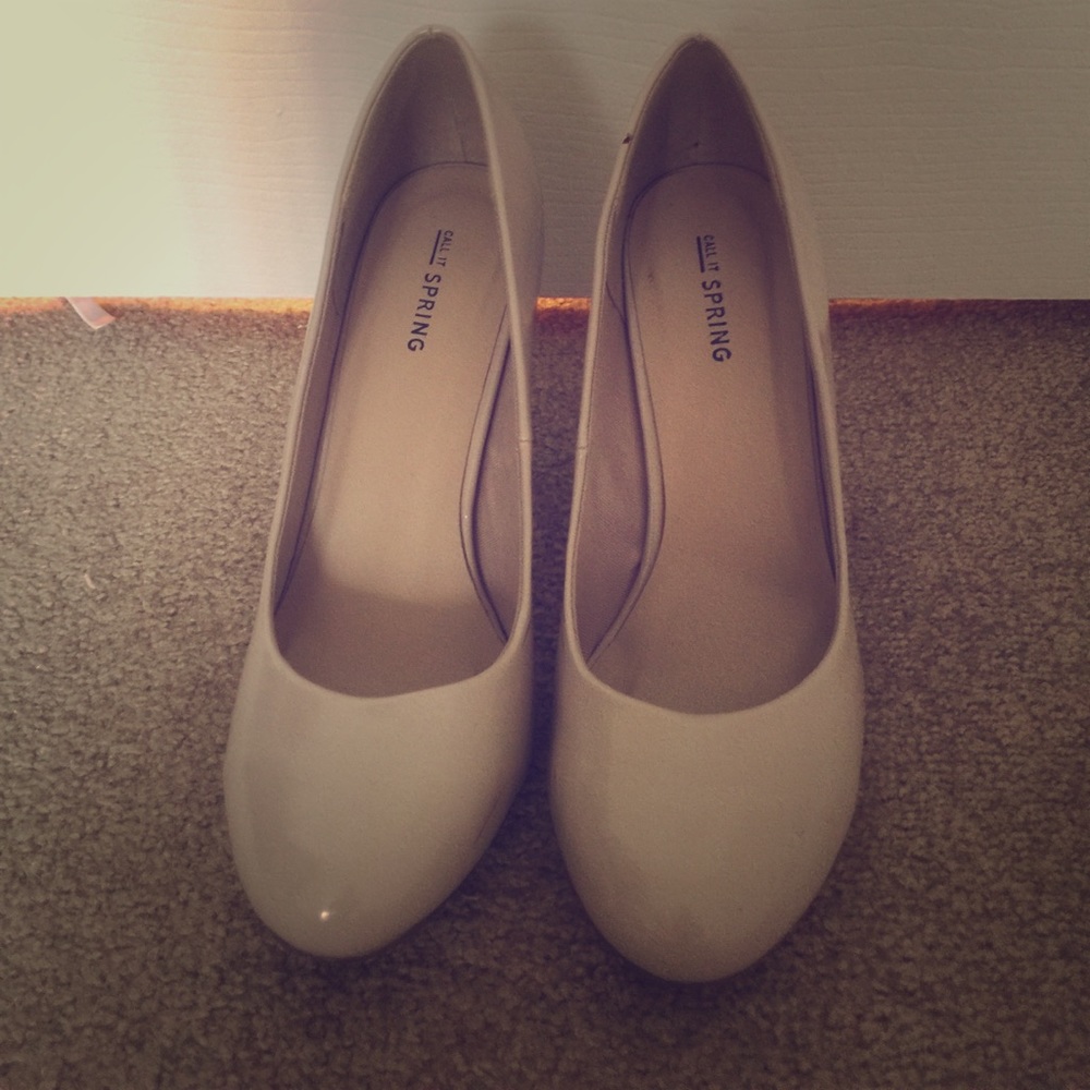 Call it Spring Nude Pump