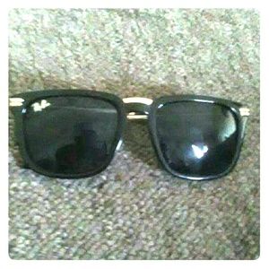 Ray bans wayfarer black and Gold