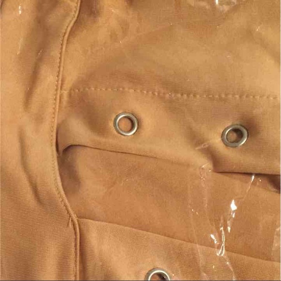 Crop Halter top - Picture 3 of 8