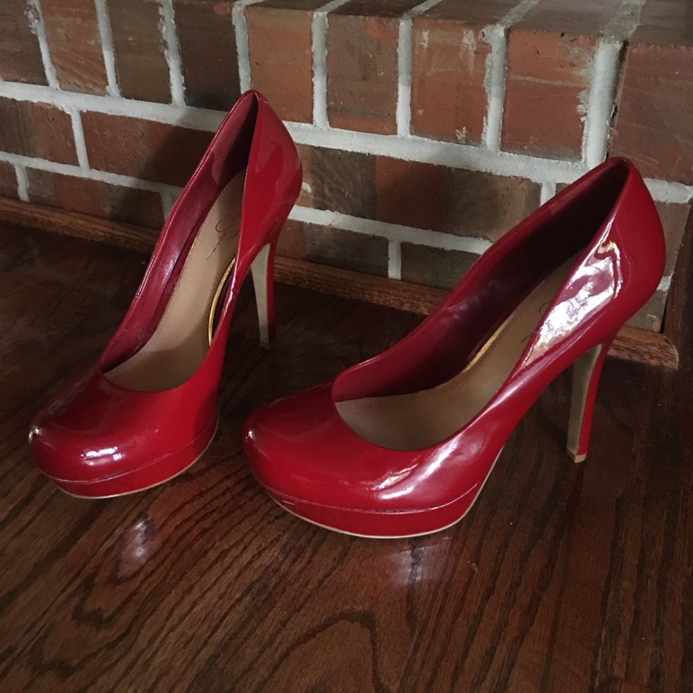 Jessica Simpson pumps