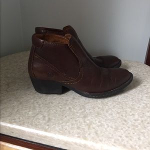 Born Shoes size 6 1/2