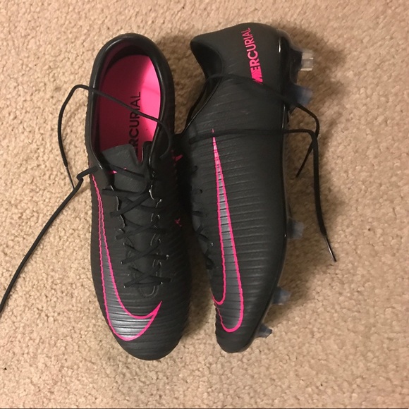 Nike Other - Men's soccer cleats