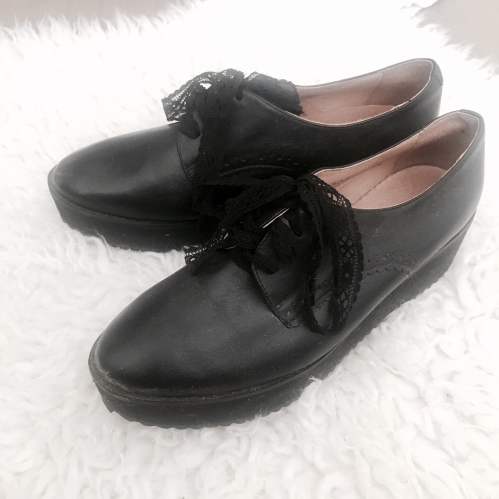 Platform leather shoes