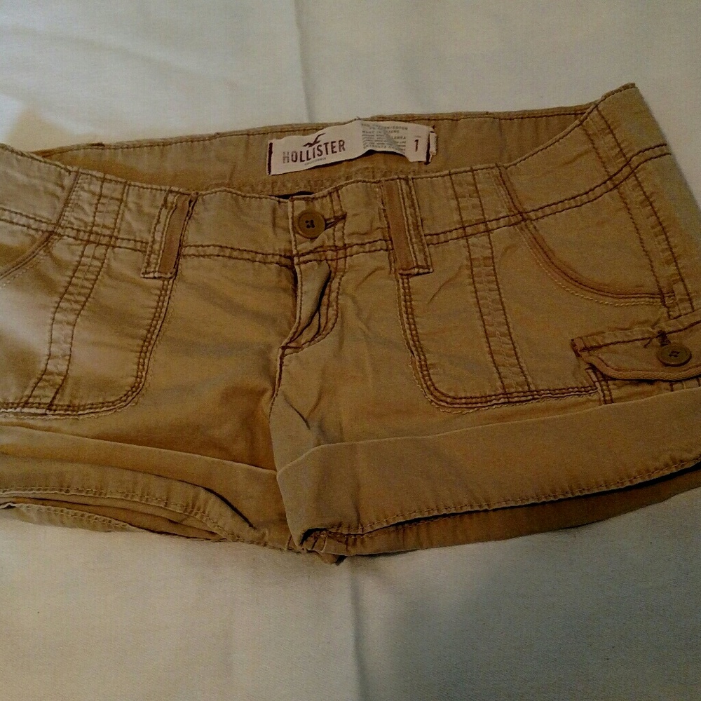Hollister tan shorts size 1