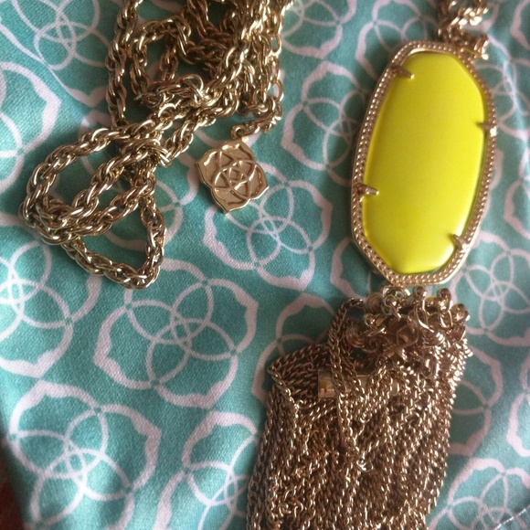 Kendra Scott Neon yellow Rayne necklace - Picture 1 of 3