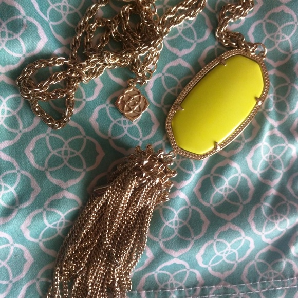 Kendra Scott Neon yellow Rayne necklace - Picture 3 of 3