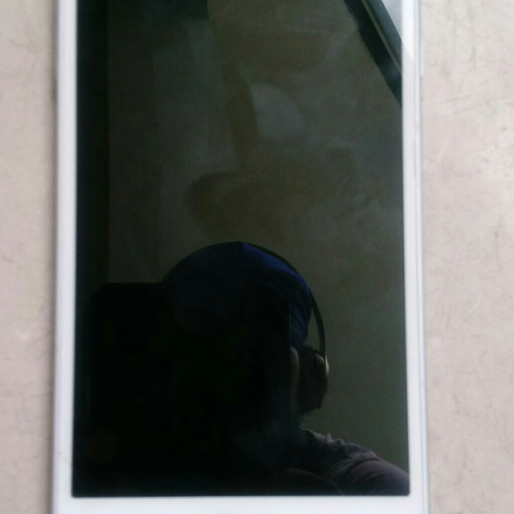 Phone - Picture 2 of 2