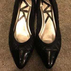 Great basic black flat!