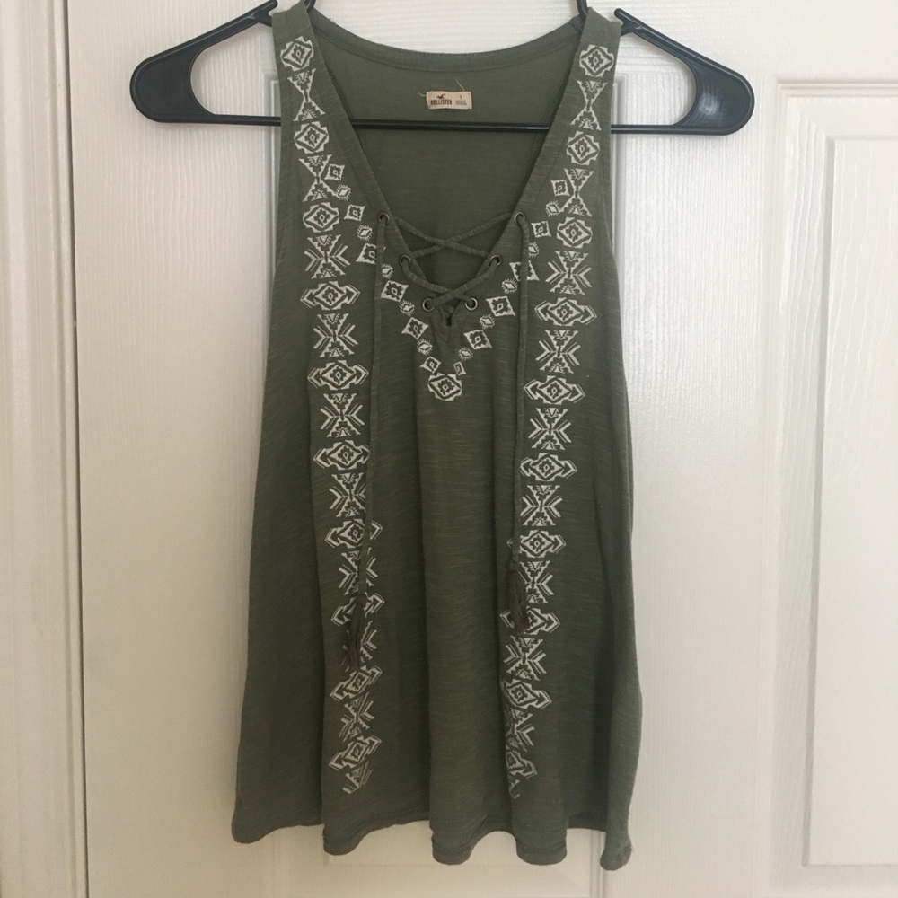 Green and white tank top from hollister