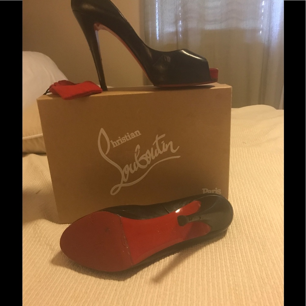 Christian Louboutin peep toe