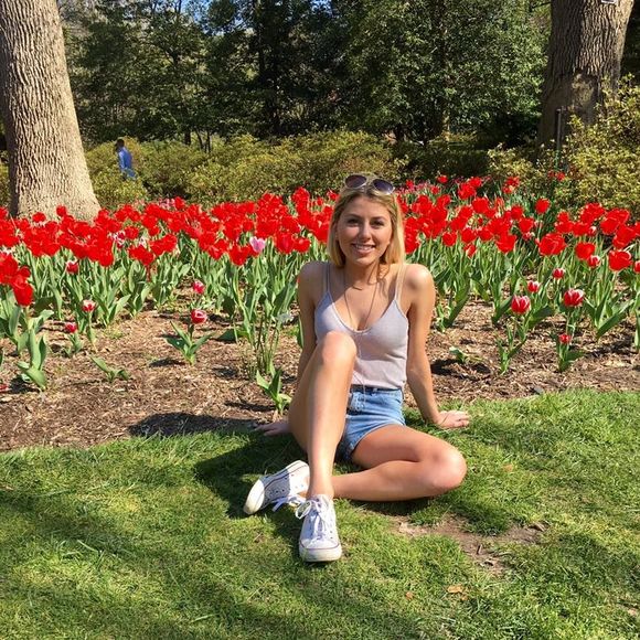 Meet your Posher, Katie - Picture 2 of 2