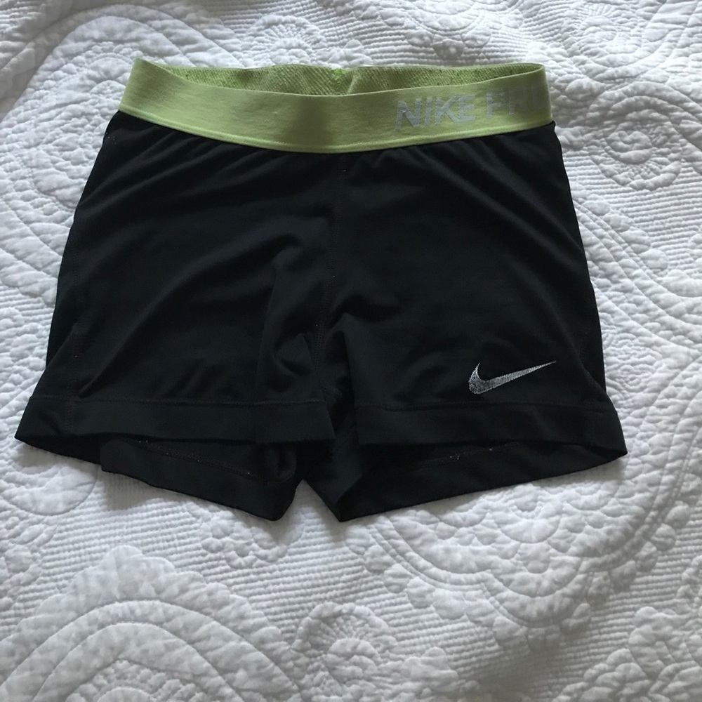 Black Nike pro spandex