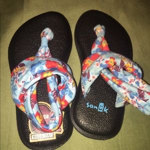 Sanuk sandals