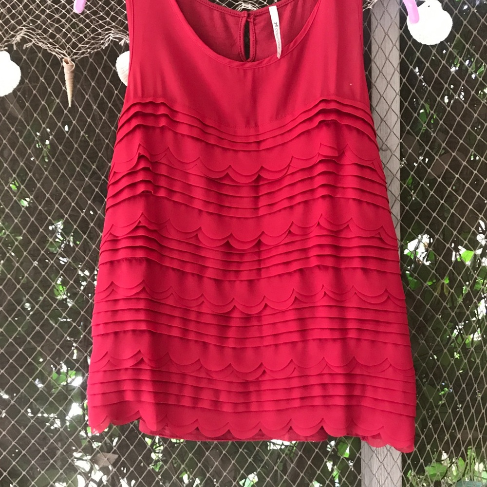 Box 3- Red scalloped front tank top