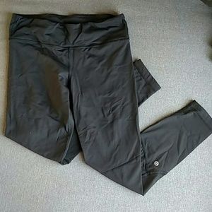 Gold Pocket Lululemon Crop Leggings