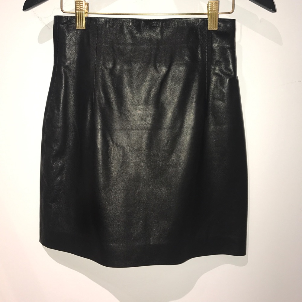 THE PERFEXT LEATHER SKIRT
