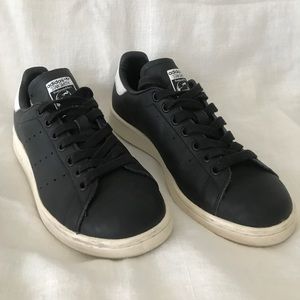 Black leather Stan Smiths size 6 mens/7.5 women