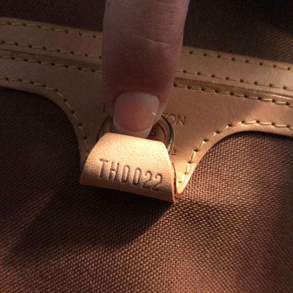 ‼️SOLD ‼️Louis Vuitton Ellipse PM - Picture 6 of 8
