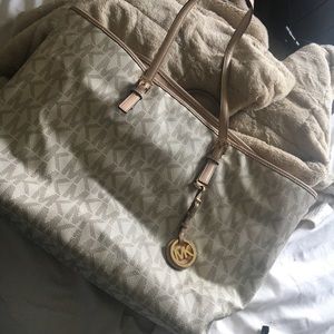 Michael Kors Large Jet Set Tote Bag