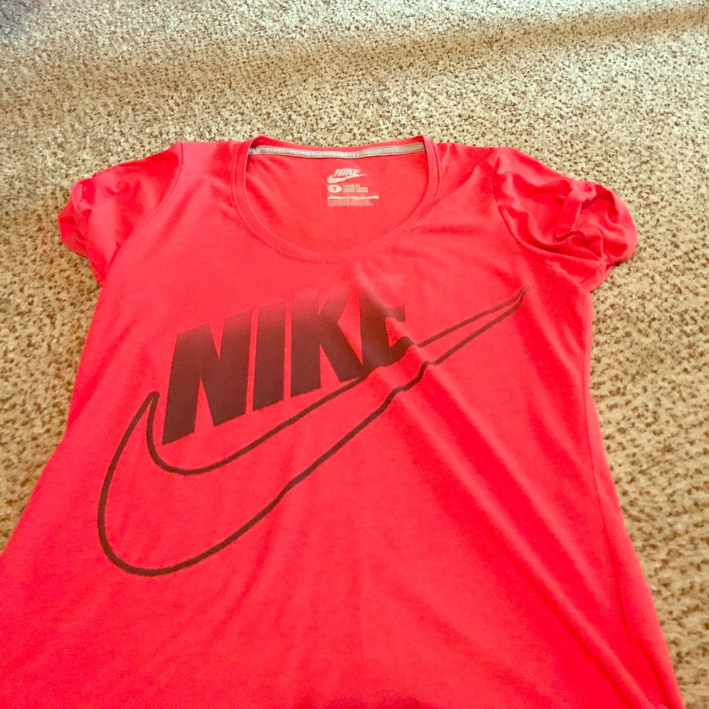 EUC Nike Loose For T-shirt