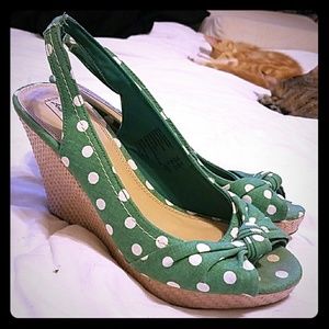 Polka dot wedges