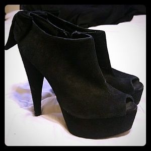 Black peep toe heels