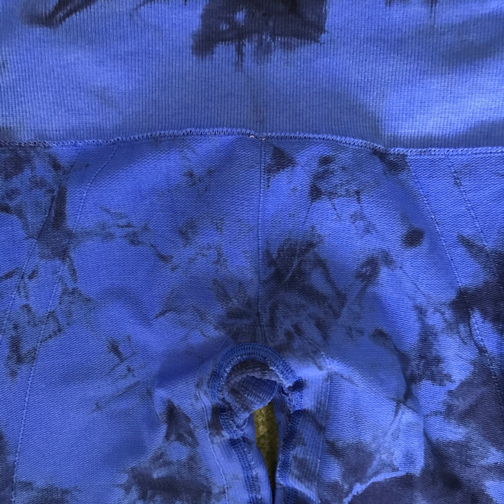 LULULEMON crops! **In the flow crop