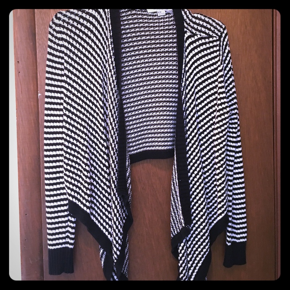 Forever 21 Cropped Cardigan
