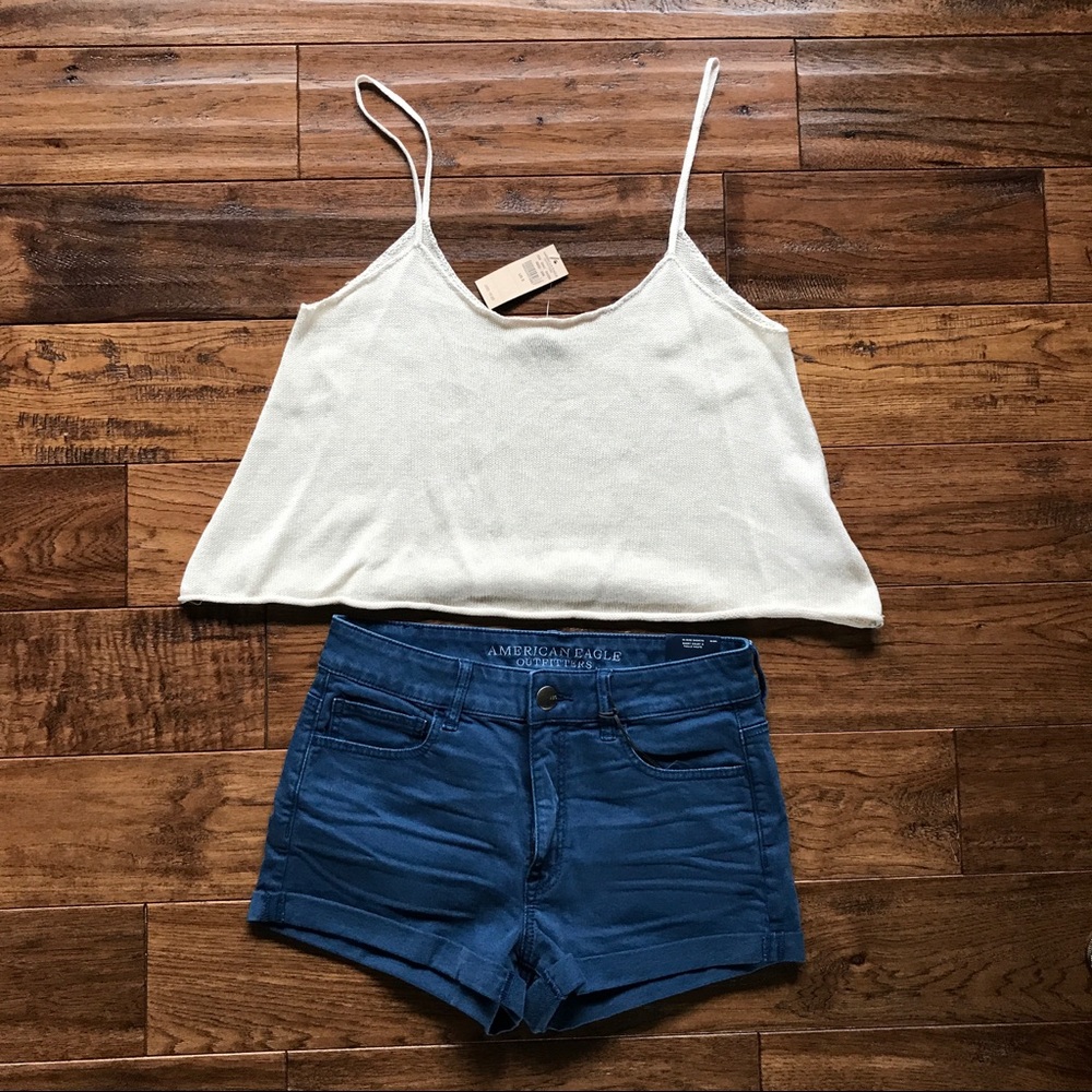🆕🆕AE Cream Crop Top - Picture 2 of 5