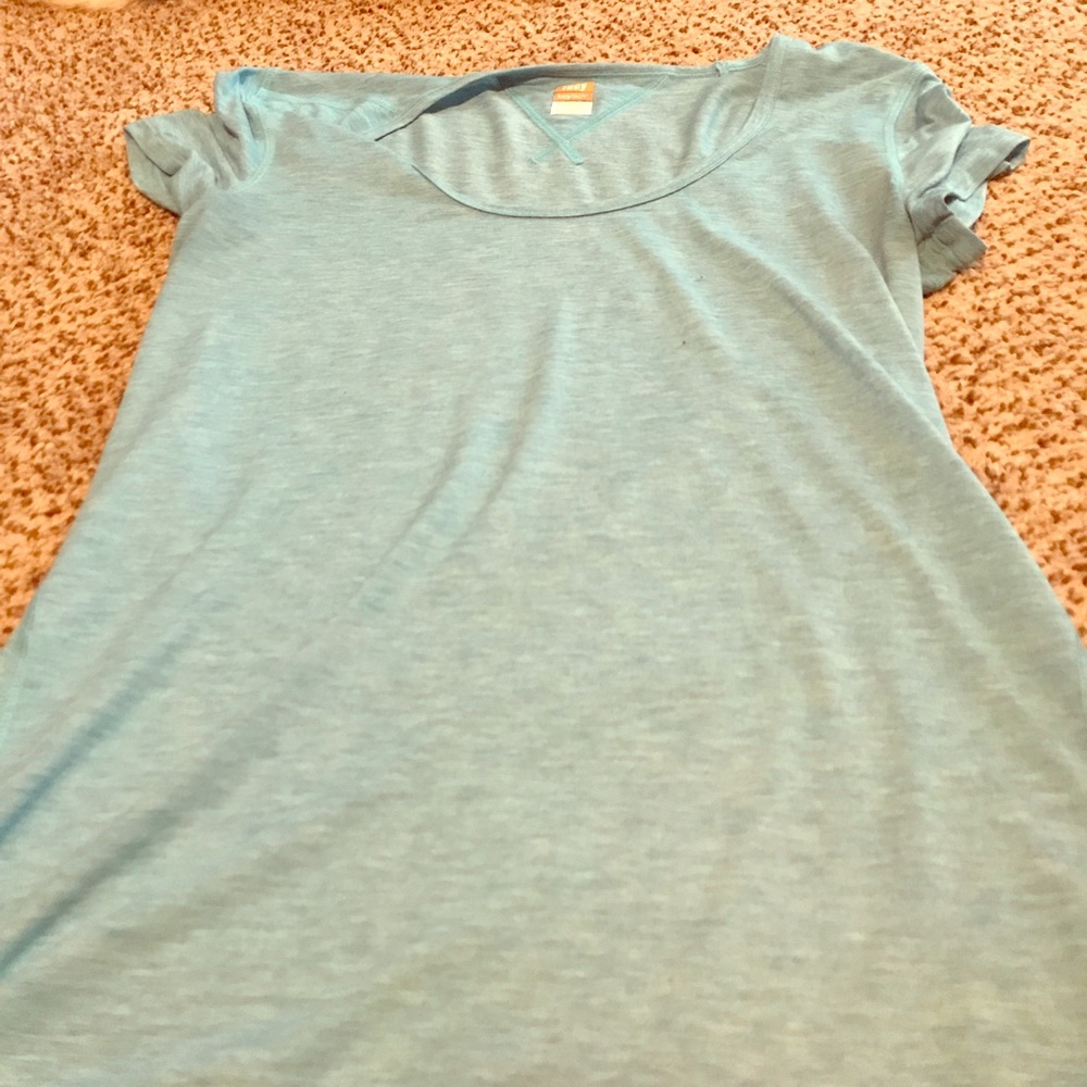 SOLD EUC Lucy Workout Tee