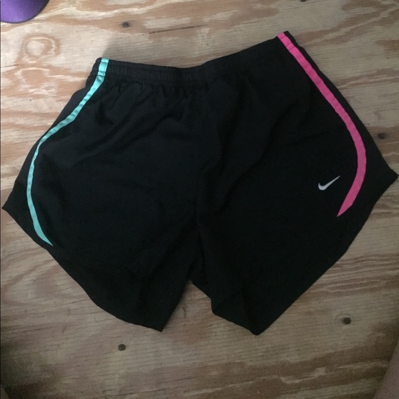 Athletic shorts - Picture 1 of 2