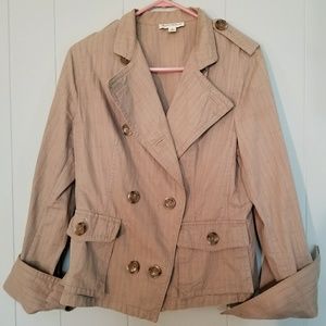 Trench coat-great fall staple 🍂