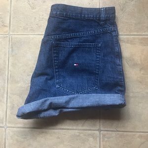 VINTAGE TOMMY HILFIGER - HIGH WAISTED JEAN SHORTS