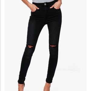 BOOHOO NWT Black Jeans