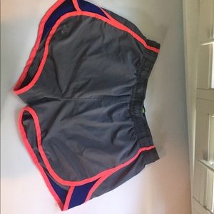 Under Armor running shorts size S