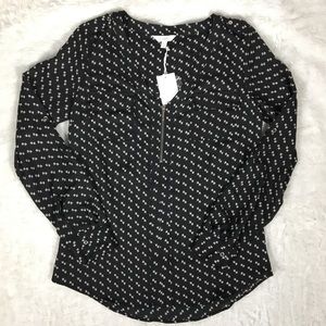 🔥2 for $15🔥Candie's Black Arrow V-Neck Blouse