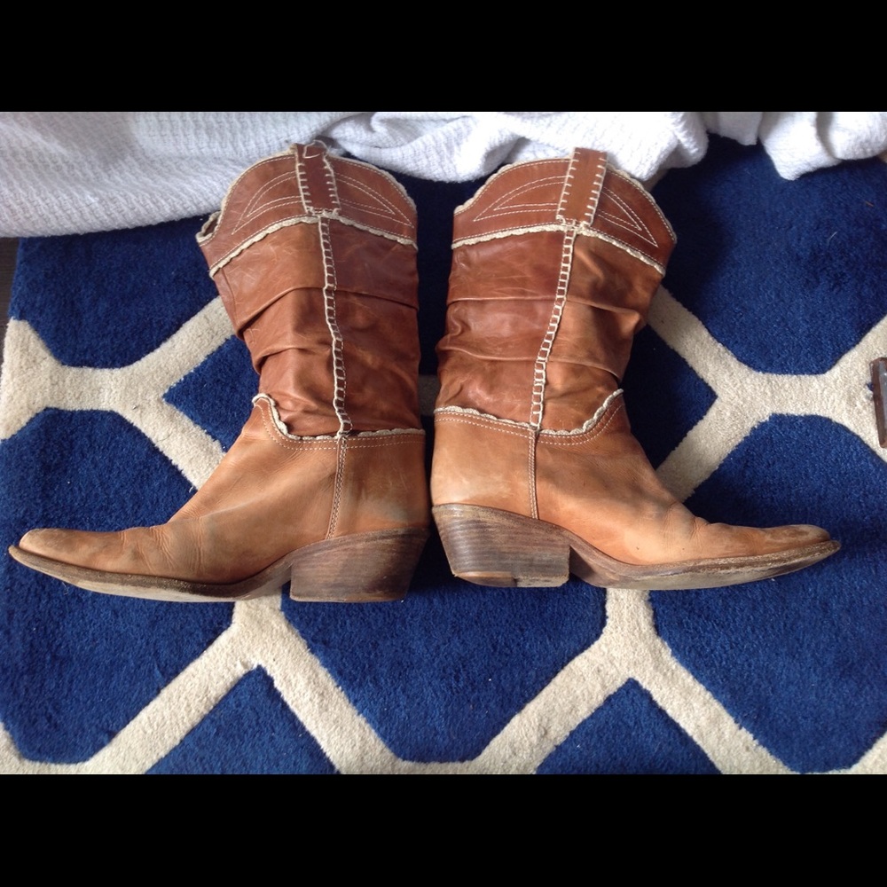 BCBG MAXAZRIA Cowboy Boots